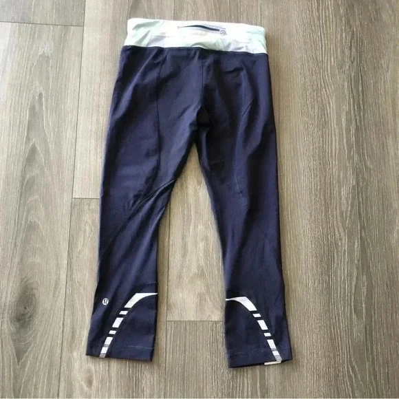 Lululemon blue Cropped Capri Legging size 4 - Picture 3 of 12